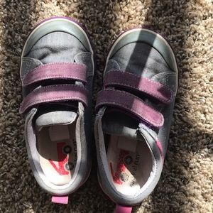 Kid’s sneakers